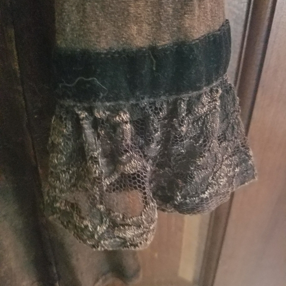 Tunic - Picture 4 of 4